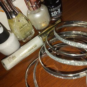 NAIL POLISH BUNDLE💅 Pearl & Diamonds Polish and Bangles